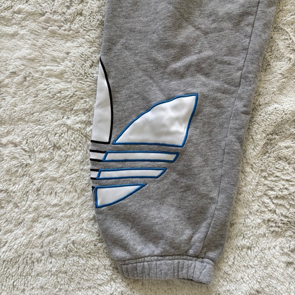 Adidas Tricolor Trefoil Sweatpants - Picture 4 of 11